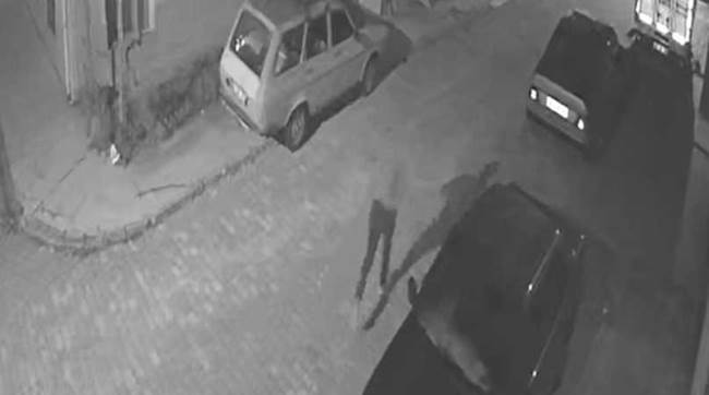 Eskişehir'de şipşak hırsızlık böyle görüntülendi: Sadece 18 saniyede çaldı!