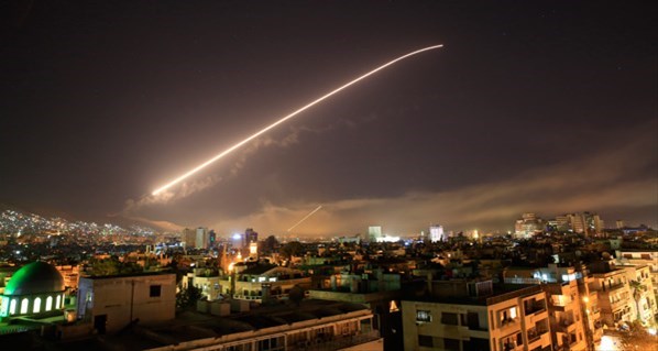 ABD Suriye'yi vurdu