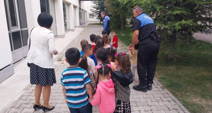 Anaokulu öğrencileri Eskişehir Emniyet Müdürlüğü'nü ziyaret etti