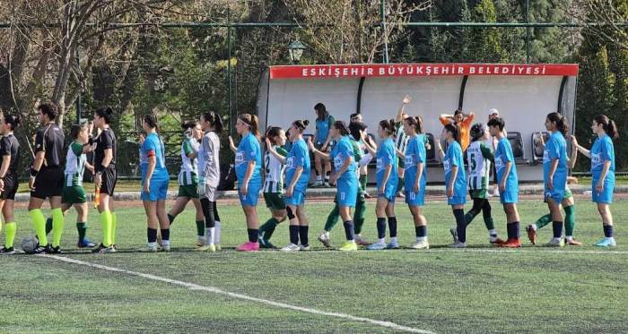 Eskişehir Büyükşehir'in kadın futbol takımından herkes umutlu