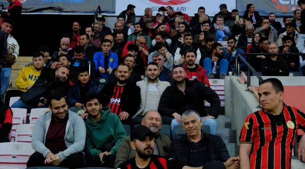 Eskişehirspor taraftarı Anadolu'ya tam destek…