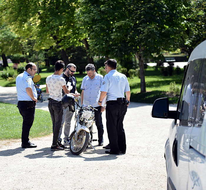 Eskişehir'de ailelerin ve çocukların parklarda rahatça gezebilme için hazırlanan “Mobil Park Polisi” projesi hayata geçirildi.