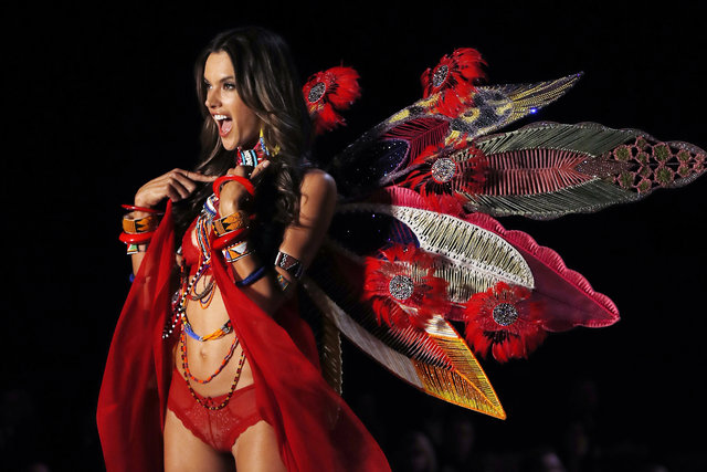 Yılın defilesi Victoria's Secret Fashion Show Çin’in Şanghay kentinde gerçekleşti. İşte 2017 Victoria's Secret defilesinden görüntüler...