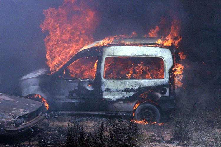 Konya’da trafik otoparkında çıkan yangında yaklaşık 70 araç kül oldu. 