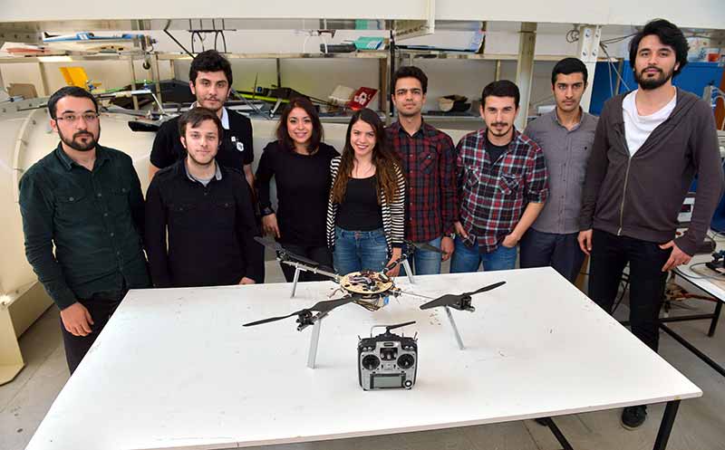 Eskişehir'de Anadolu Üniversitesi (AÜ) öğrencilerinin kurduğu "Drone Anadolu" takımının yaklaşık 3 ayda ürettiği Boran..