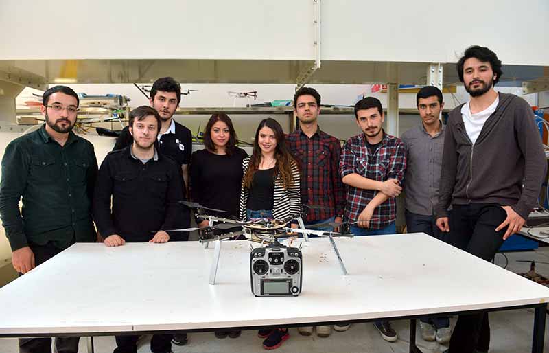 Eskişehir'de Anadolu Üniversitesi (AÜ) öğrencilerinin kurduğu "Drone Anadolu" takımının yaklaşık 3 ayda ürettiği Boran..