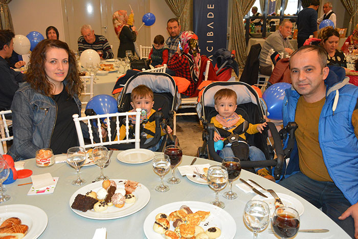 Acıbadem International Hastanesi Tüp Bebek Merkezi sorumlusu Dr. Fatih Öğüç, üreme sağlığının her 100 aileden 20’sini ilgilendiren bir konu olduğunu belirterek, "Özellikle üreme sağlığıyla ilgili ailelerin bilinçlenmesi çok önemli” dedi. 