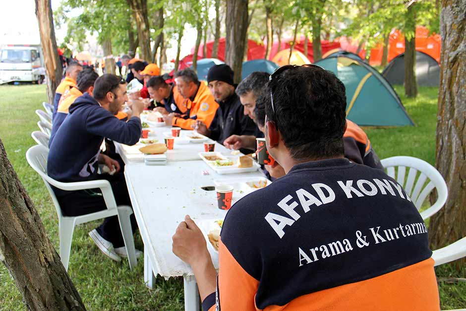 Eskişehir İl Afet ve Acil Durum Müdürlüğünün ev sahipliği yaptığı, 43 ilden 51 kursiyer ve 7 ilden 11 eğitmenin katıldığı ikinci grup ‘Doğada Arama Kurtarma Seviye 2 Yaz Eğitimi’ eğitimleri tamamlandı. 