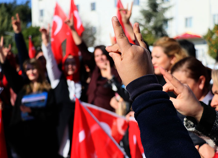 Adana’da 250 kadın Afrin’de başlatılan ‘Zeytin Dalı Harekatı’na gönüllü asker olup destek vermek için askerlik şubesine müracaat etti. 