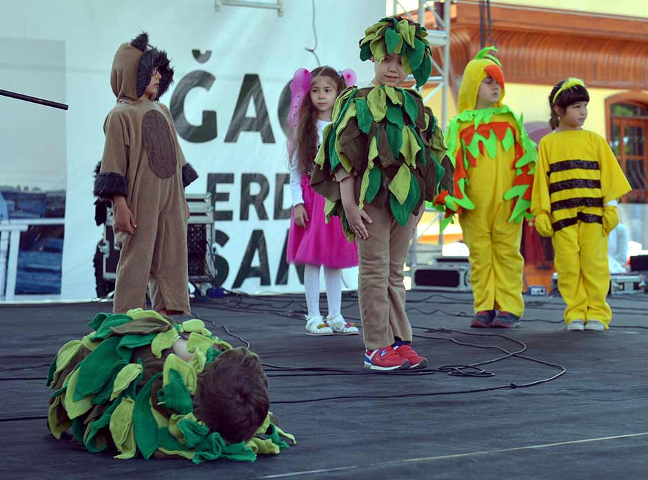 Eskişehir'de, Odunpazarı Belediyesince ikincisi düzenlenen "Uluslararası Ahşap Heykel Festivali"nin açılışı yapıldı.