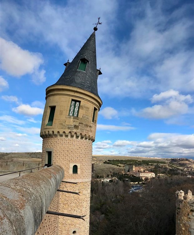 Telefonlar ile panoramik fotoğraf çekerek bulunduğunuz noktanın etrafını alacak şekilde tek bir fotoğrafa sığdırabiliyorsunuz. Ancak bunu yaparken bazen ortaya bu karelerde olduğu gibi 'facia'lar çıkıyor.