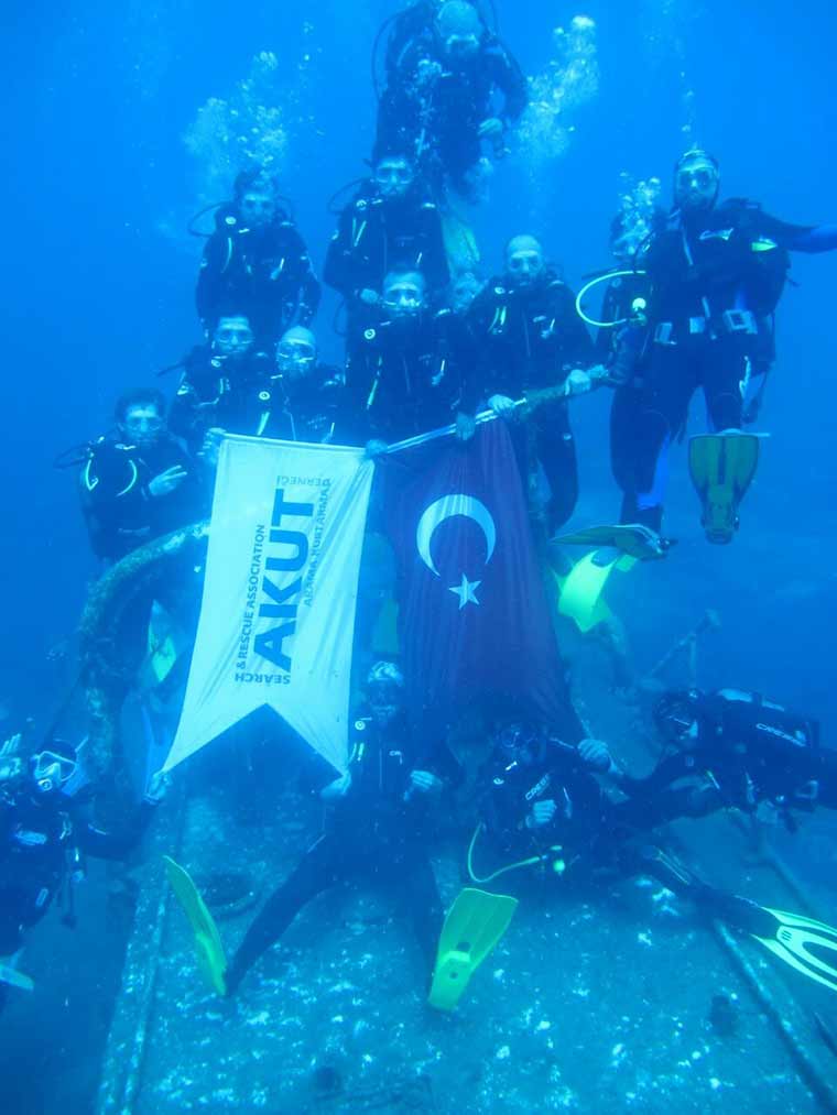 Arama Kurtarma Derneği (AKUT) Eskişehir ekibi, Bodrum'da gerçekleştirdiği dalış eğitimi ile dalıcı sayısını 12’ye yükseltti. 