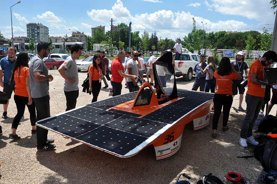 Eskişehir'de 5 Haziran Dünya Çevre Günü dolayısıyla  "Youth For Future" adlı Türkiye'nin ilk uzun mesafe, alternatif enerjili otomobil yarışı gerçekleştirildi. 
