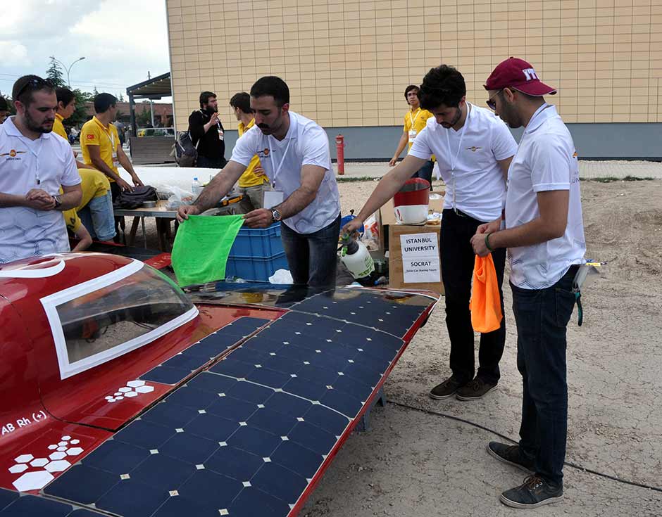 Eskişehir'de 5 Haziran Dünya Çevre Günü dolayısıyla  "Youth For Future" adlı Türkiye'nin ilk uzun mesafe, alternatif enerjili otomobil yarışı gerçekleştirildi. 
