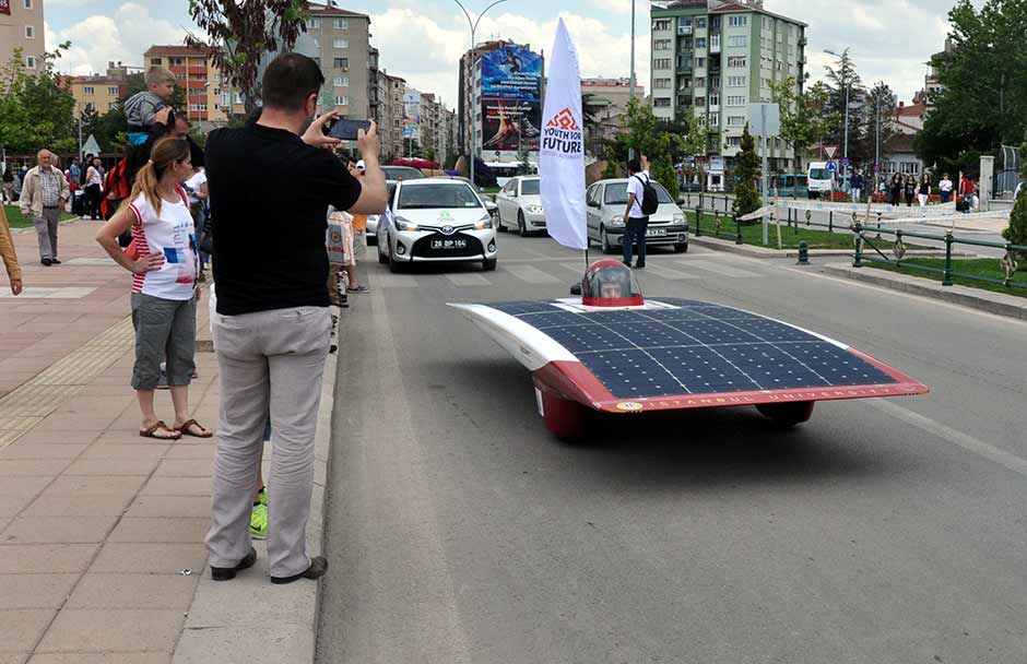 Eskişehir'de 5 Haziran Dünya Çevre Günü dolayısıyla  "Youth For Future" adlı Türkiye'nin ilk uzun mesafe, alternatif enerjili otomobil yarışı gerçekleştirildi. 
