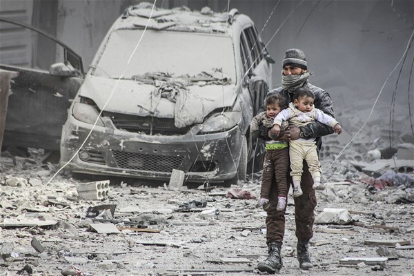 Anadolu Ajansı, "haber", "yaşam" ve "spor" kategorilerindeki 68 seçkin fotoğrafı,  tüm dünyada oylamaya açtı. 