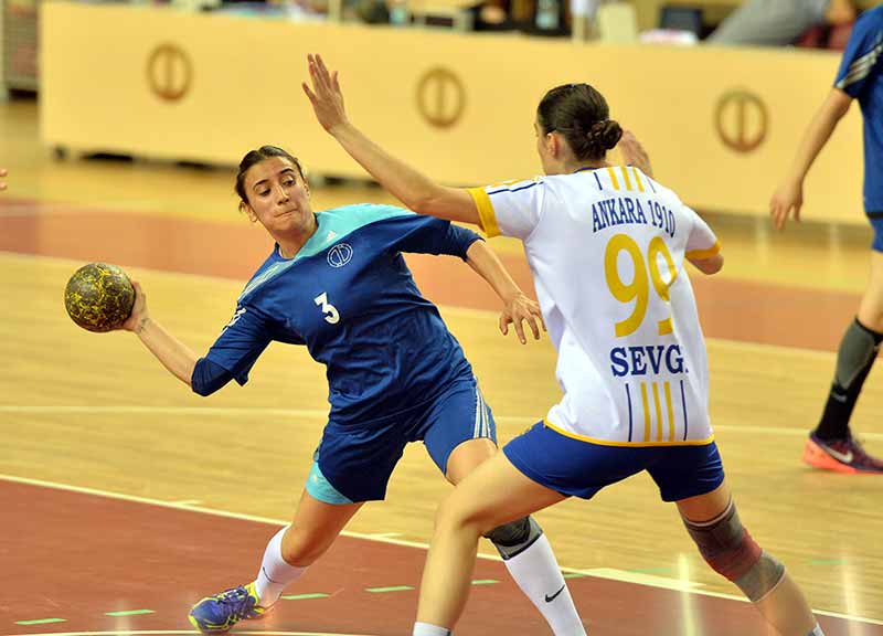 Hentbol Bayanlar Süper Lig play-out maçında Anadolu Üniversitesi, sahasında Ankara 1910'u 34-33 mağlup etti. 