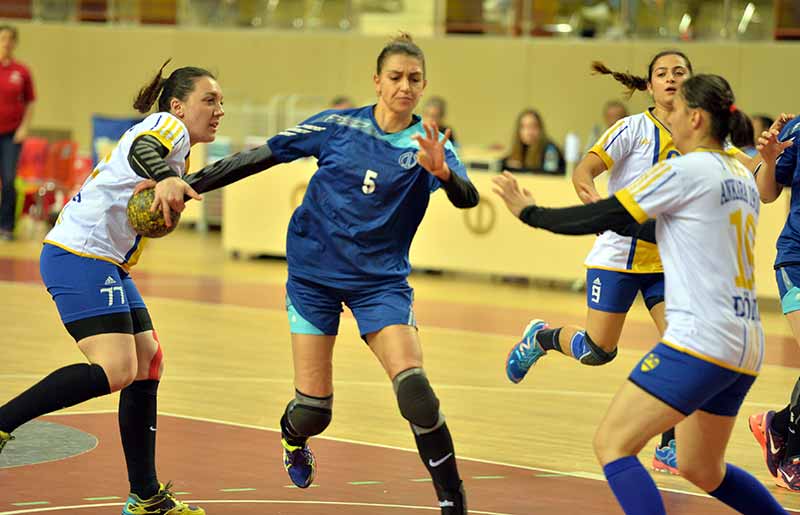 Hentbol Bayanlar Süper Lig play-out maçında Anadolu Üniversitesi, sahasında Ankara 1910'u 34-33 mağlup etti. 