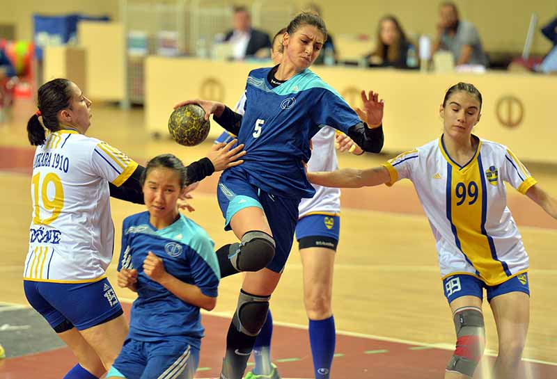 Hentbol Bayanlar Süper Lig play-out maçında Anadolu Üniversitesi, sahasında Ankara 1910'u 34-33 mağlup etti. 