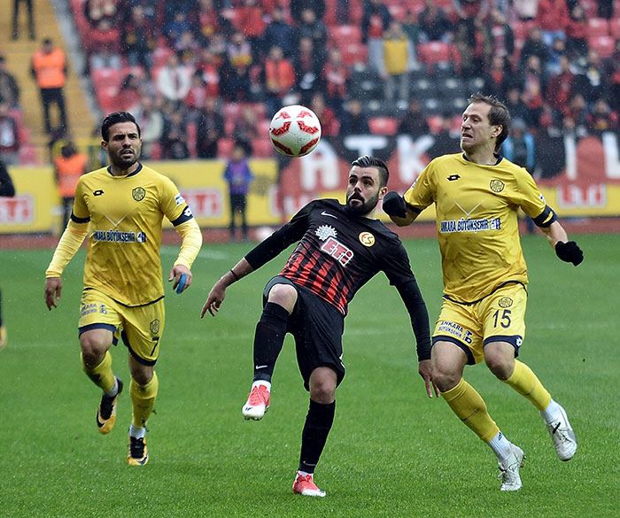 TFF 1. Lig'in 11. haftasında Eskişehirspor sahasında Ankaragücü'ne mağlup oldu. Karşılaşmaya etkili başlayan taraf Eskişehirspor’du. Maç boyunca gol pozisyonlarına giren taraf bizdik ancak Ankaragücü az bulduğu pozisyonları gole dönüştürerek sahamızdan galibiyetle ayrılan taraf oldu. Eskişehirspor: 1 - Ankaragücü: 3