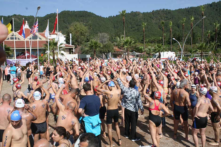 Muğla’nın Marmaris ilçesinde bu yıl ikincisi düzenlenen Uluslararası Arena Aquamasters Yüzme Şampiyonası, Martı Hotel Açık Su Yüzme Maratonu ile sona erdi.