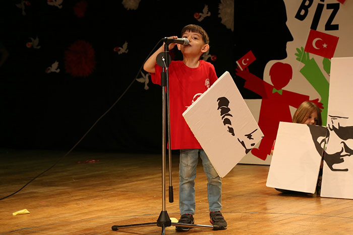 Odunpazarı Belediyesi, Cumhuriyetin ilanının 94. yıl dönümü ve Cumhuriyet Bayramı kutlamalarını sürdürüyor.