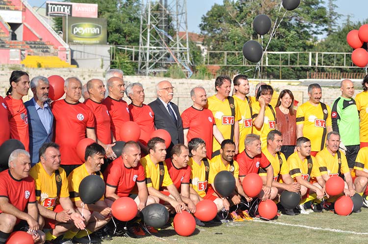 AK Parti Eskişehir Milletvekili Nabi Avcı, "Cumhurbaşkanımızın açıklamalarından sonra kurulan ilk millet bahçesi olmak için geceli, gündüzlü çalışıyoruz." dedi.