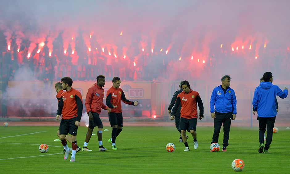 Spor Toto Süper Lig'in 33. haftasında oynanacak olan ve düşme hattını yakından ilgilendiren Eskişehirspor - Medipol Başakşehir maçı öncesi, Es-Es son kez çimlerine basacağı Atatürk Stadyumu'nda antrenman yaptı. 