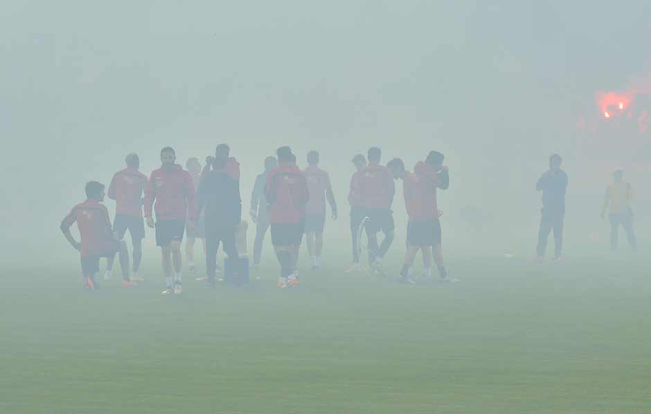 Spor Toto Süper Lig'in 33. haftasında oynanacak olan ve düşme hattını yakından ilgilendiren Eskişehirspor - Medipol Başakşehir maçı öncesi, Es-Es son kez çimlerine basacağı Atatürk Stadyumu'nda antrenman yaptı. 