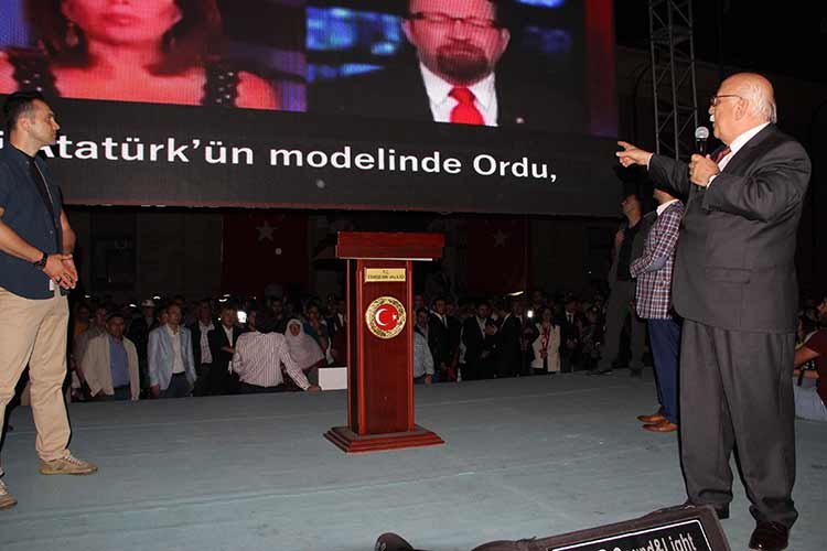 Avcı Eskişehir'de demokrasi nöbetinde