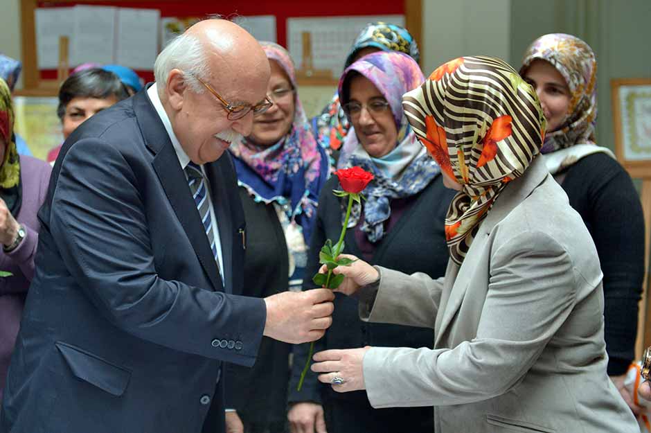 Milli Eğitim Bakanı Prof. Dr. Nabi Avcı, Eskişehir’de her yıl düzenlenen Yunus Emre’yi Anma Kültür ve Sanat Haftası kapsamındaki ‘Yunus Emre’nin Kabri’ni Ziyaret ve Anma Töreni’ne katıldı. 