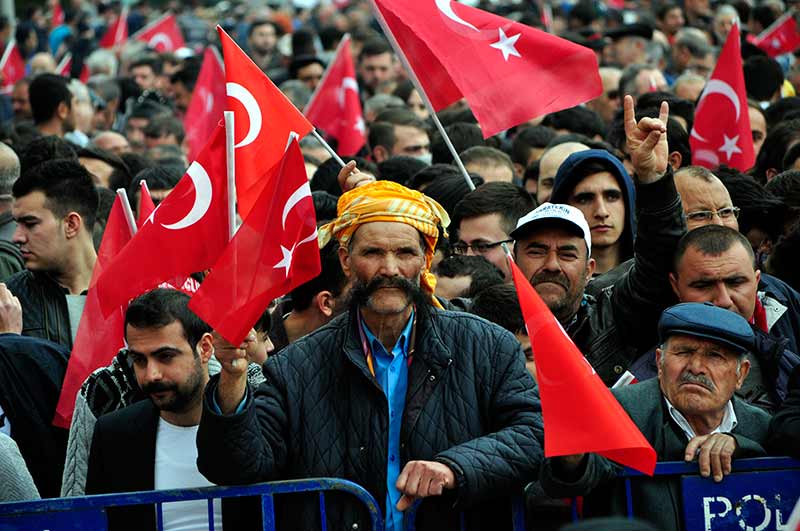 Milliyetçi Hareket Partisi (MHP) lideri Devlet Bahçeli, 16 Nisan referandum çalışmaları kapsamında miting yaptığı Afyonkarahisar da Fırat Kalkanı Operasyonu’nu değerlendirdi. 