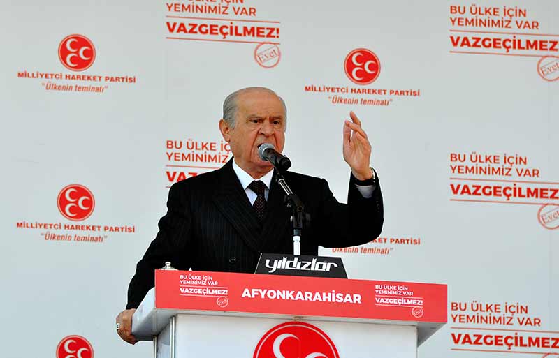 Milliyetçi Hareket Partisi (MHP) lideri Devlet Bahçeli, 16 Nisan referandum çalışmaları kapsamında miting yaptığı Afyonkarahisar da Fırat Kalkanı Operasyonu’nu değerlendirdi. 