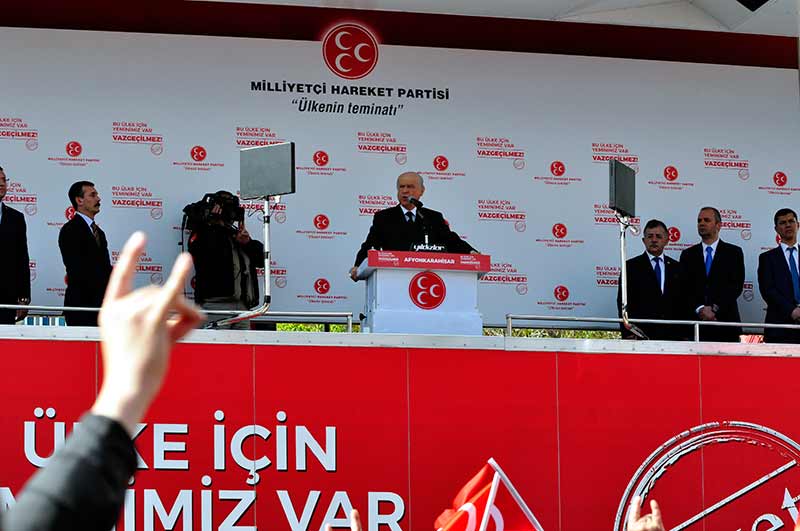 Milliyetçi Hareket Partisi (MHP) lideri Devlet Bahçeli, 16 Nisan referandum çalışmaları kapsamında miting yaptığı Afyonkarahisar da Fırat Kalkanı Operasyonu’nu değerlendirdi. 