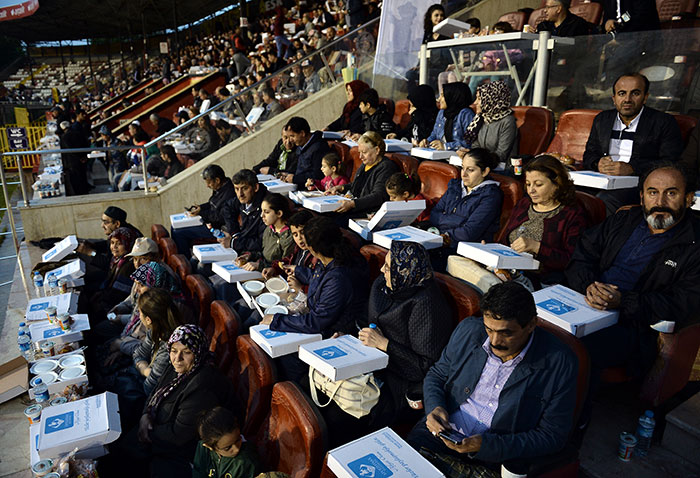 Kültür ve Turizm Bakanı Nabi Avcı, Sivrihisarlılarla iftar programında bir araya geldi.