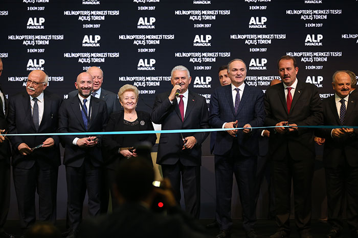 Başbakan Binali Yıldırım, Eskişehir Organize Sanayi Bölgesi'nde (OSB) Alp Havacılık Helikopter İş Merkezi Tesisleri'nin açılış törenine katılarak bir konuşma yaptı.