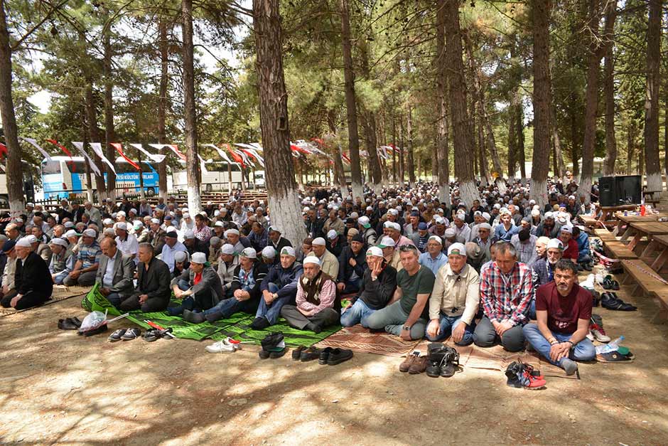 Tepebaşı Belediyesi’nin Kültür Turları kapsamında bin 500 kişi Çanakkale'ye gitti.