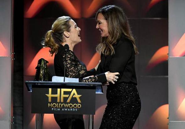 Hollywood filmlerinin ve oyuncularının ödüllendirildiği Hollywood Film Ödülleri, önceki gece Los Angeles’taki The Beverly Hilton’da düzenlendi.   Oscar, Grammy ve Altın Küre sahibi başarılı oyuncu Kate Winslet, 27 Aralık’ta vizyona girecek ‘Wonder Wheel’ filmindeki performansıyla gecede ‘Hollywood Aktrist Ödülü’nün sahibi oldu.