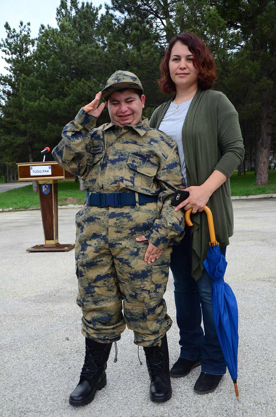 20 engelli bir günlüğüne temsili askerlik yaptı. 1. Ana Jet Üs Komutanlığı'nda düzenlenen törende engelliler için yemin töreni düzenlendi.