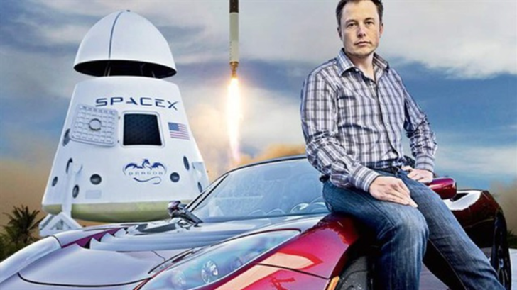 Musk mürettebatın Falcon Heavy ile uzaya gönderilen cansız manken 'Starman' ile aynı astronot giysilerini giyeceğini söyledi.