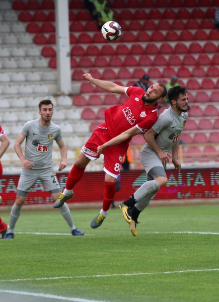 Spor Toto 1. Lig’in son haftasında Bolu Atatürk Stadyumu’nda oynanan Boluspor-Eskişehirspor karşılaşması, Boluspor’un 3-2’lık galibiyetiyle sonuçlandı. Es Es 83. dakikada gol bulup umutlandıktan saniyeler sonra 3. golü yedi.