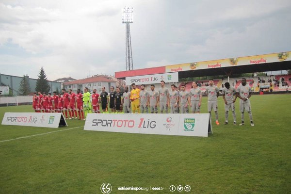 Spor Toto 1. Lig’in son haftasında Bolu Atatürk Stadyumu’nda oynanan Boluspor-Eskişehirspor karşılaşması, Boluspor’un 3-2’lık galibiyetiyle sonuçlandı. Es Es 83. dakikada gol bulup umutlandıktan saniyeler sonra 3. golü yedi.