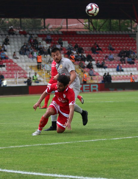 Spor Toto 1. Lig’in son haftasında Bolu Atatürk Stadyumu’nda oynanan Boluspor-Eskişehirspor karşılaşması, Boluspor’un 3-2’lık galibiyetiyle sonuçlandı. Es Es 83. dakikada gol bulup umutlandıktan saniyeler sonra 3. golü yedi.