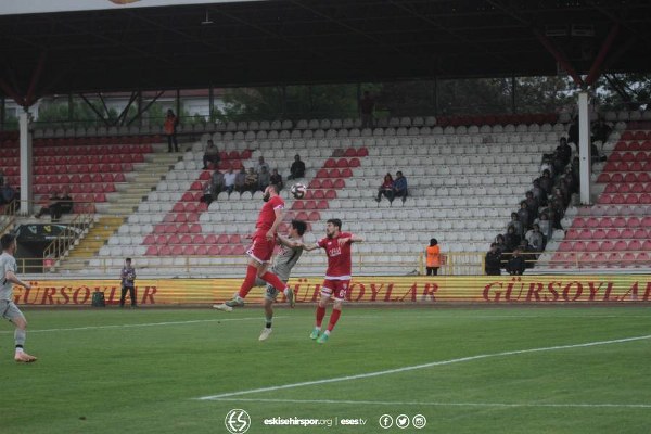 90. dakikada sol kanattan kullanılan kornerde topa yükselen Sekidika'nın kafa şutu golle sonuçlandı. 3-2 