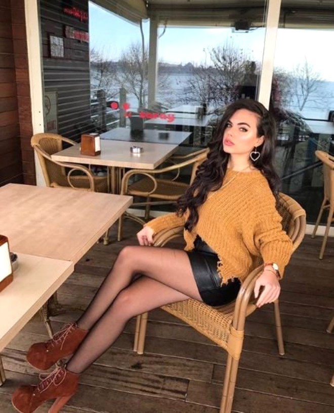 Adına fanlar açılan, Instagram'da fenomen olan Berika Demir'in Tıp Fakültesi öğrencisi olduğunu öğrenenler şaşkınlığını gizleyemiyor...