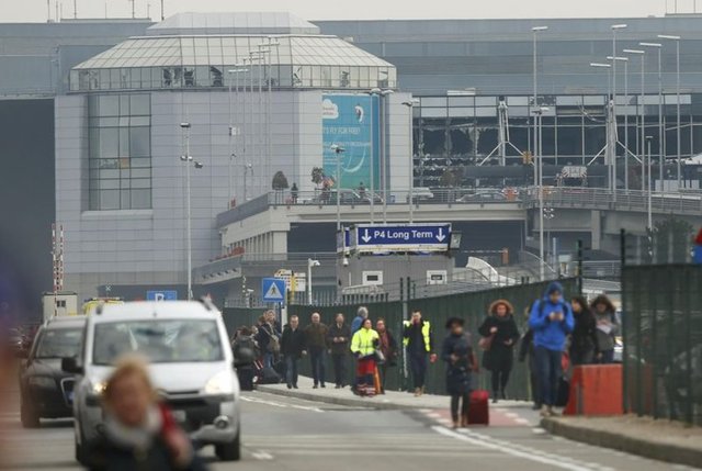 Belçika'ının başkenti Brüksel'deki Zaventem Havalimanı'nda iki patlama meydana geldi. İşte o patlamadan kareler.. Habertürk