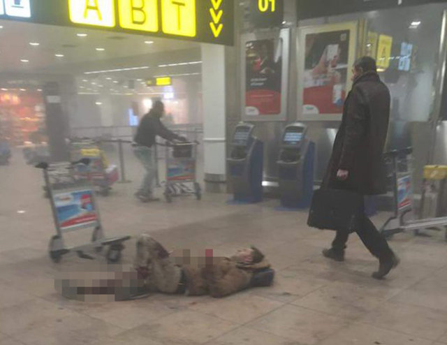 Belçika'ının başkenti Brüksel'deki Zaventem Havalimanı'nda iki patlama meydana geldi. İşte o patlamadan kareler.. Habertürk