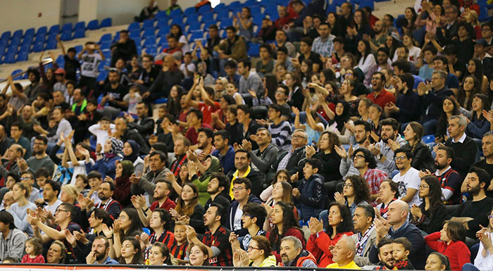 Tahincioğlu Basketbol Süper Ligi’nde mücadele eden temsilcimiz Eskişehir Basket bugün ligin 26’ncı haftasında Yeşilgiresun’u konuk etti. Eskişehir Basket 86 - 75 maçın galibi oldu.