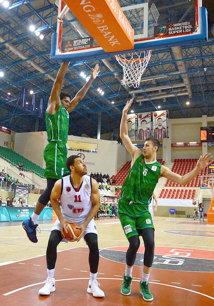 Tahincioğlu Basketbol Süper Ligi’nde mücadele eden temsilcimiz Eskişehir Basket bugün ligin 26’ncı haftasında Yeşilgiresun’u konuk etti. Eskişehir Basket 86 - 75 maçın galibi oldu.