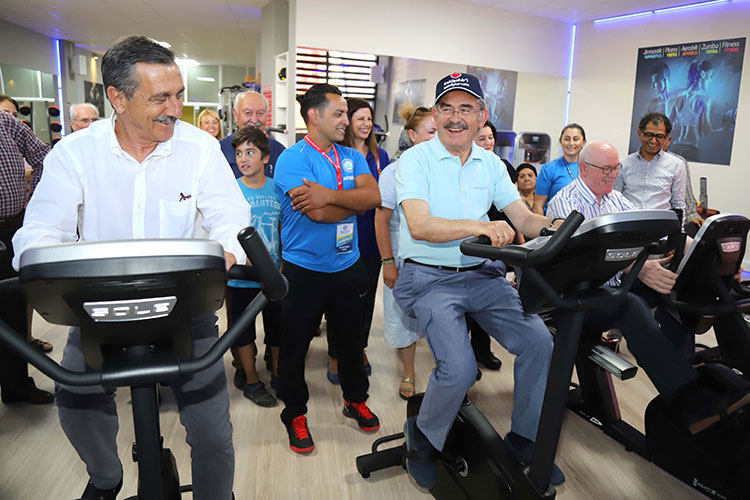 Büyükşehir Belediyesi spora ve sporcuya verdiği desteği açtığı spor merkezleri ile sürdürmeye devam ediyor. Son olarak Gültepe Mahallesi Şehit Yüzbaşı Güngör Caddesi üzerinde bulunan Büyükşehir Belediyesi Spor Merkezi, gerçekleştirilen tören ile vatandaşların hizmetine sunuldu.